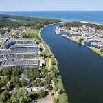 Cozy With River View Spadochroniarzy With Parking & By Renters *