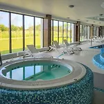 Cozy With River View Spadochroniarzy With Parking & By Renters Apartamento *
