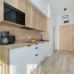 Cozy With River View Spadochroniarzy With Parking & By Renters Apartamento Dziwnów