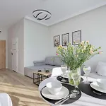 Apartamento Cozy With River View Spadochroniarzy With Parking & By Renters Dziwnów