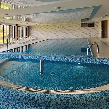 Cozy With River View Spadochroniarzy With Parking & By Renters Dziwnów