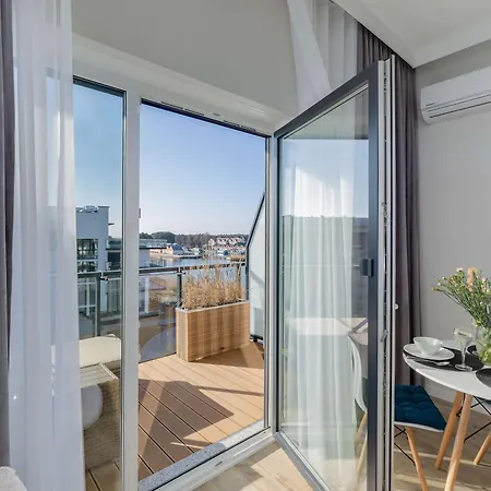 Cozy With River View Spadochroniarzy With Parking & By Renters Dziwnow