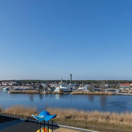 Cozy With River View Spadochroniarzy With Parking & By Renters Apartment Dziwnow