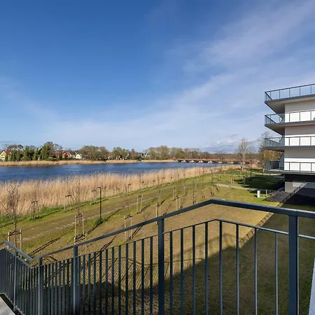 Cozy With River View Spadochroniarzy With Parking & By Renters Dziwnow