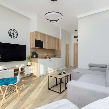 Cozy With River View Spadochroniarzy With Parking & By Renters Apartamento *