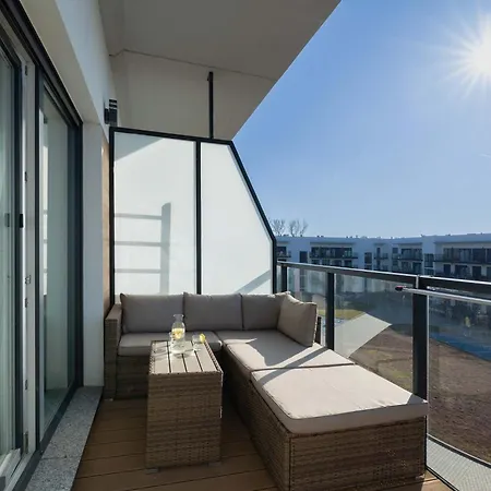 Cozy With River View Spadochroniarzy With Parking & By Renters