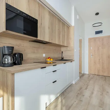 Cozy With River View Spadochroniarzy With Parking & By Renters Apartment Dziwnow