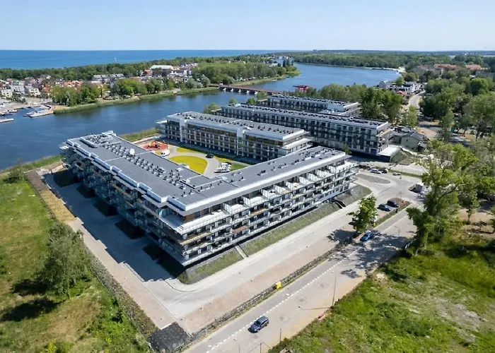 Cozy With River View Spadochroniarzy With Parking & By Renters *