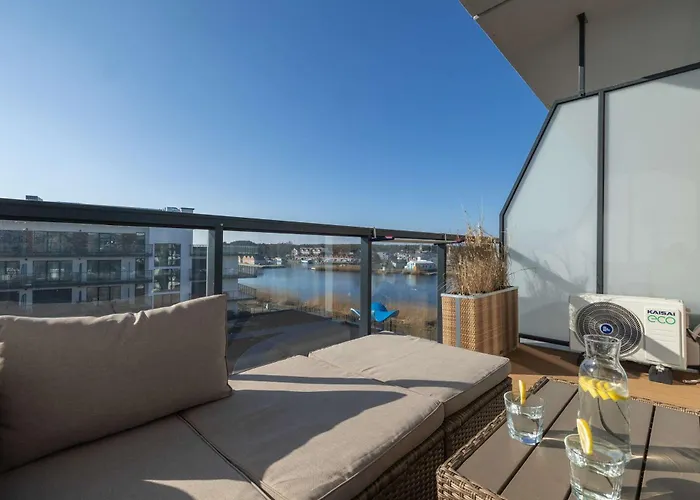 Cozy With River View Spadochroniarzy With Parking & By Renters *