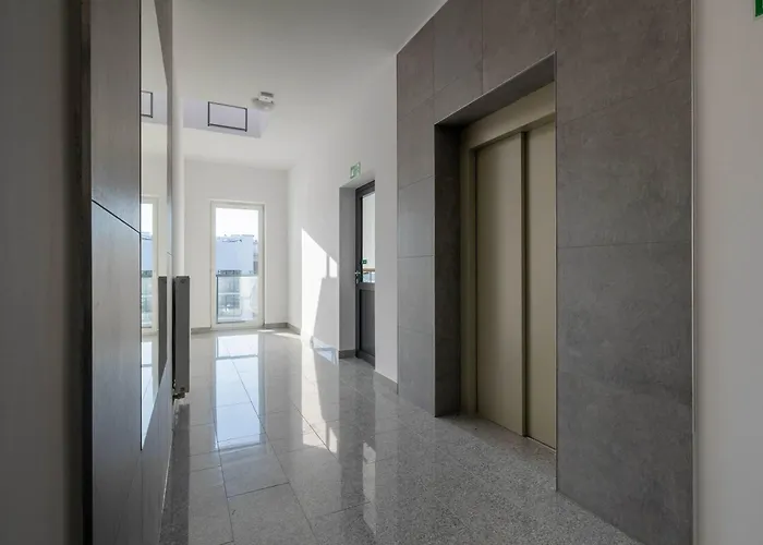 Cozy With River View Spadochroniarzy With Parking & By Renters