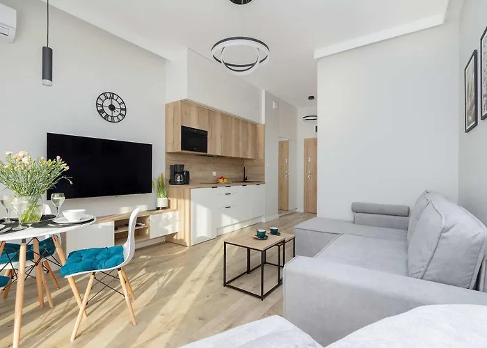 Cozy With River View Spadochroniarzy With Parking & By Renters Daire *