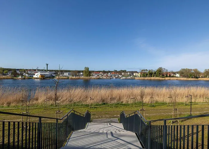 Cozy With River View Spadochroniarzy With Parking & By Renters *