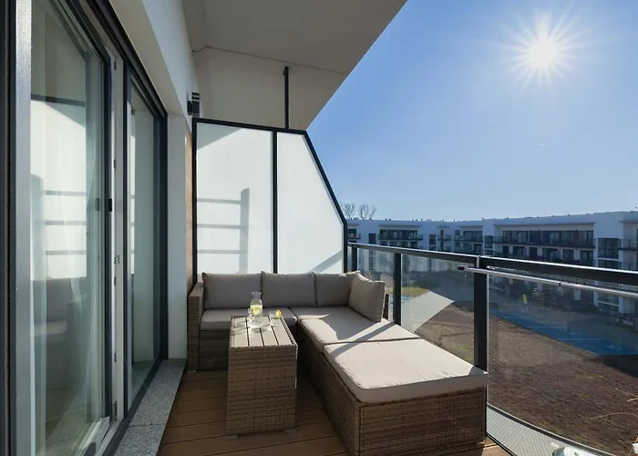 Cozy With River View Spadochroniarzy With Parking & By Renters