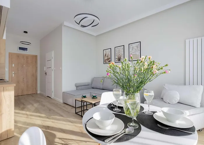 Daire Cozy With River View Spadochroniarzy With Parking & By Renters Dziwnów