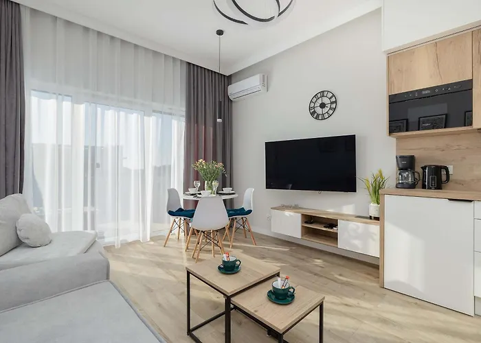 Cozy With River View Spadochroniarzy With Parking & By Renters Daire